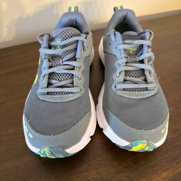 Under Armour Charged Assert 10 Gray/Green Unisex Kids Running Shoes 4Y - Picture 2 of 8